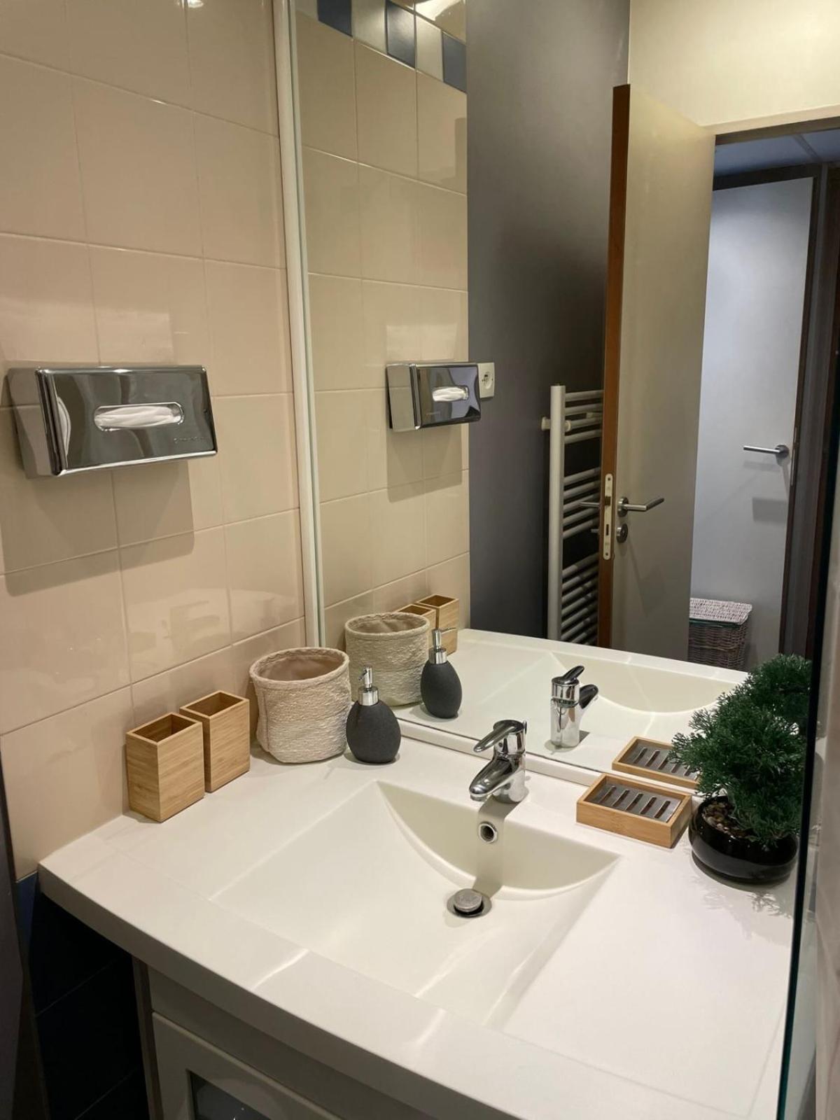 Paris Porte De Versailles Cosy Lodge 1 Appart Hotel Parking Wifi 4 Pers Issy-les-Moulineaux Extérieur photo